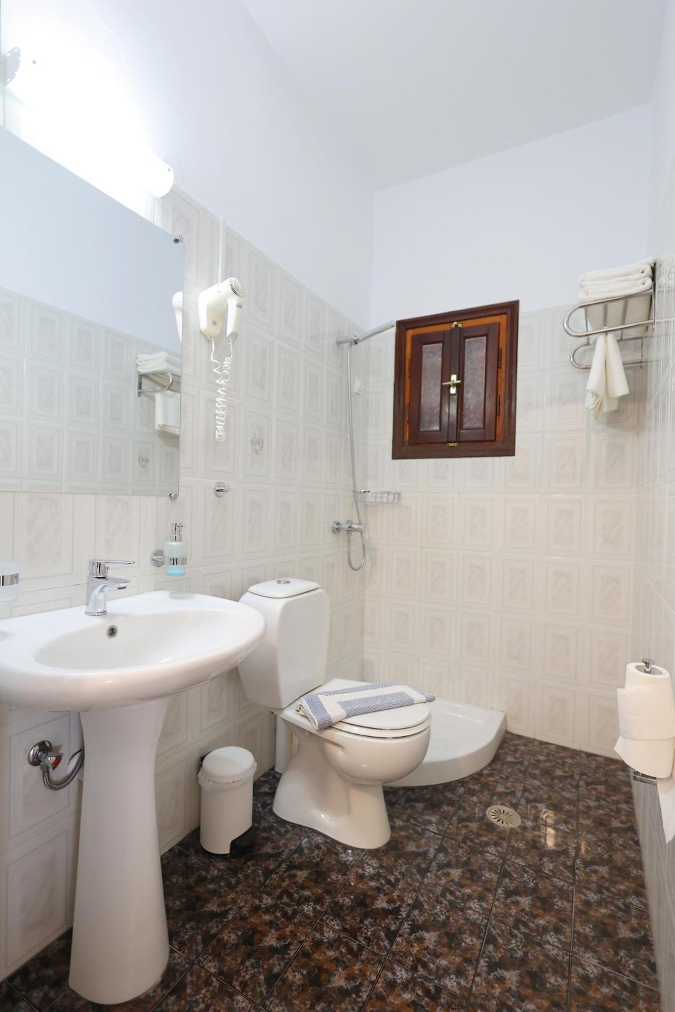 Aphroditi Hotel Lipsi Bagian luar foto